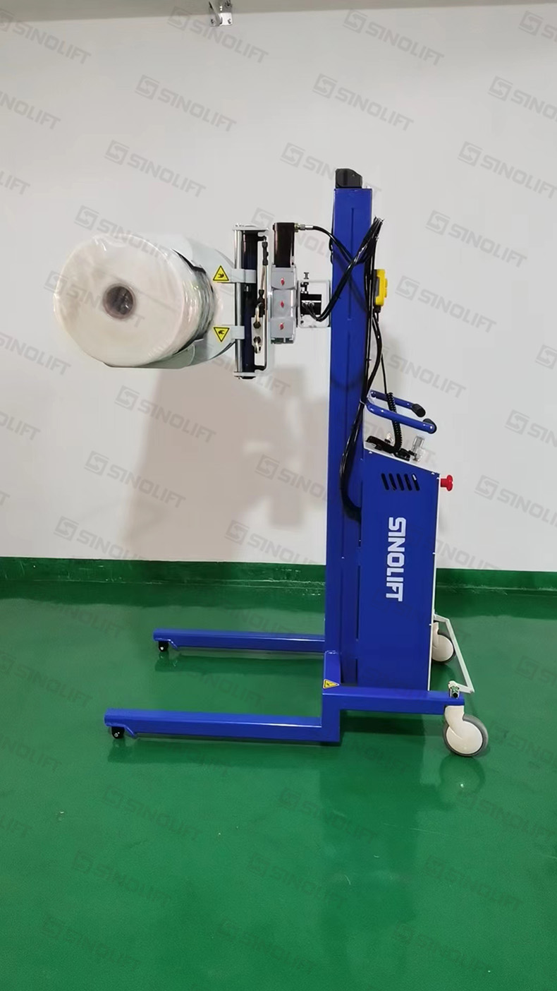 240726 V非标单立柱抱夹翻转升高车出货图 (1).jpg