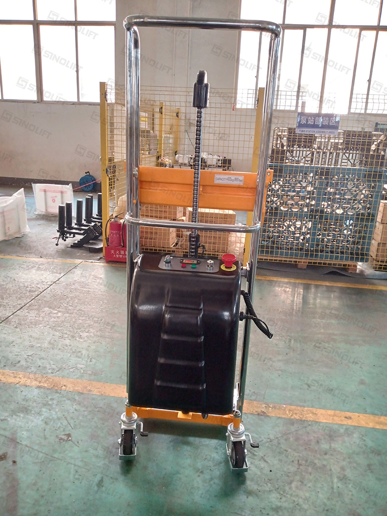 1724292911122145.jpg 20240508非标定制 滚筒平台升高车 出货图 (3).jpg