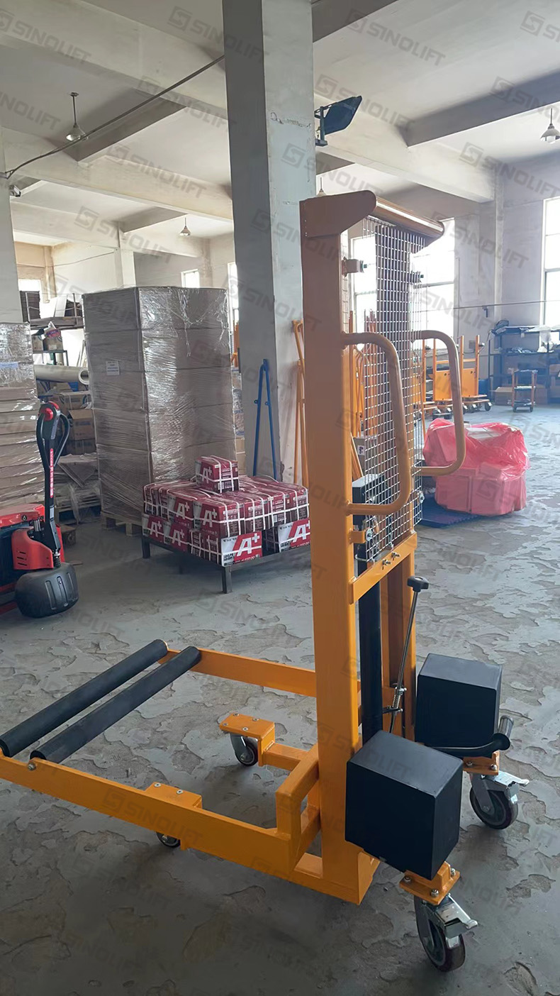 1729495718767385.jpg 240517非标C门架堆高车出货图 (1).jpg